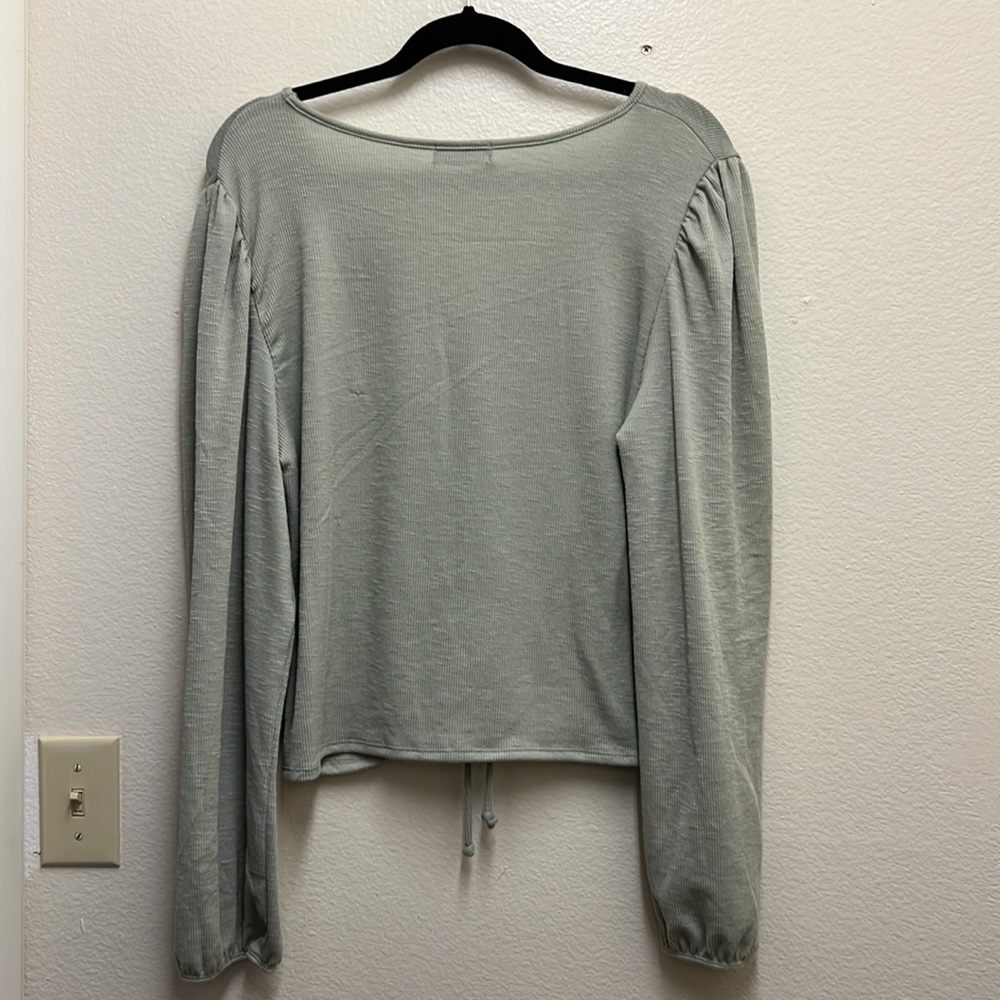 Trendy Plus Size Top - Picture 4 of 4